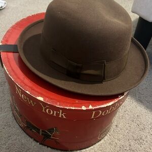 Dobbs fifth avenue hat and box